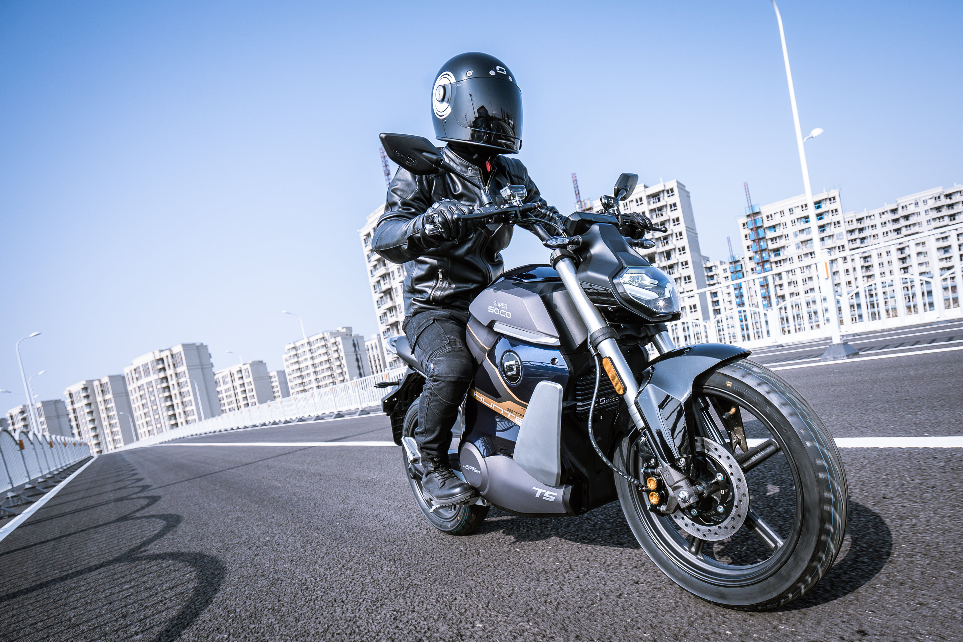 socotsstreethunter跨骑锂电动摩托车