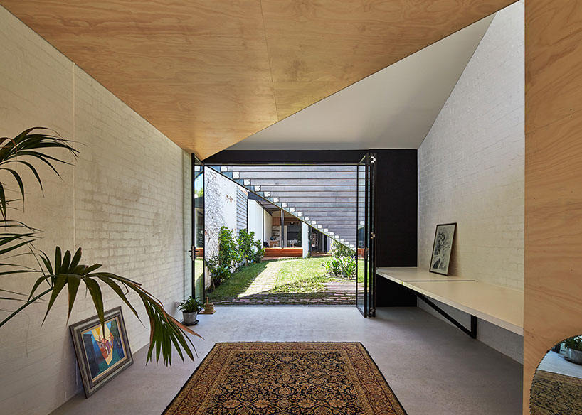 三角形元素粘合的风筝住宅