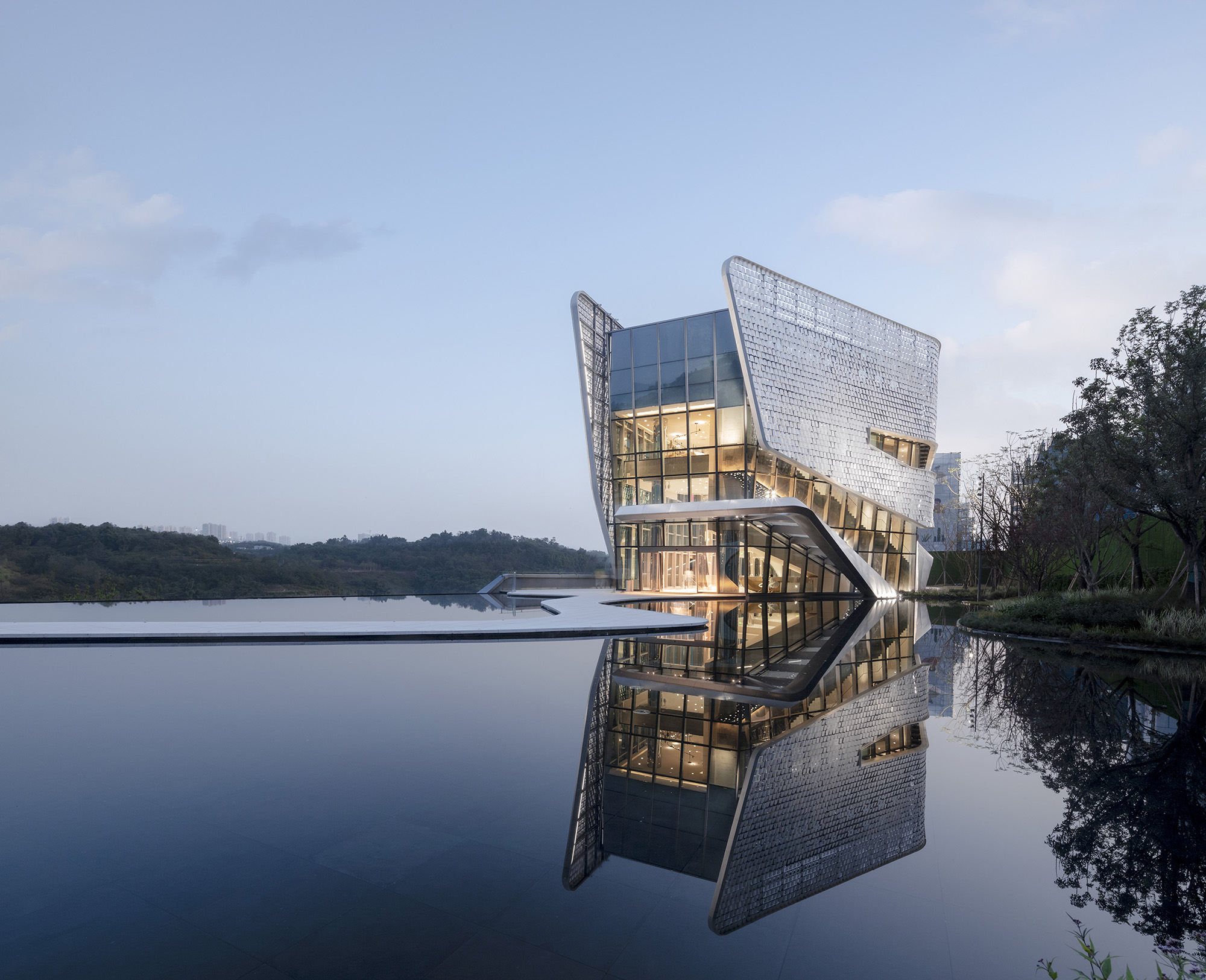 10design设计的重庆麓悦江城公园会客厅正式落成